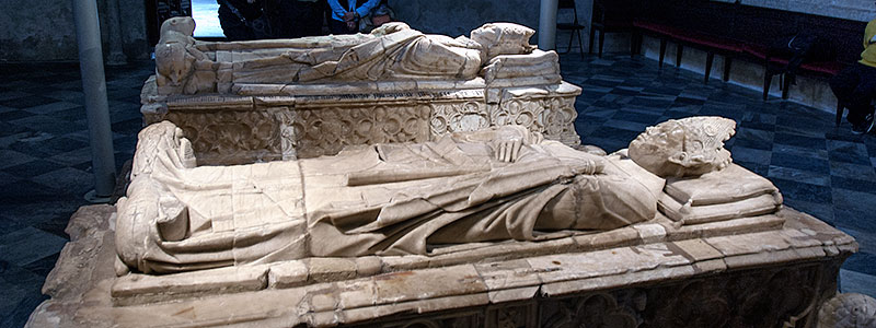 Гробница в Соборе Толедо