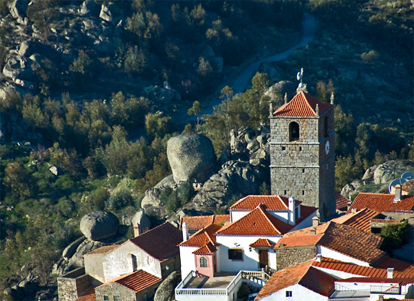 view_castle Вид на Монсанто из замка