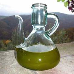 Оливковое масло - основной компонент средиземноморской диеты