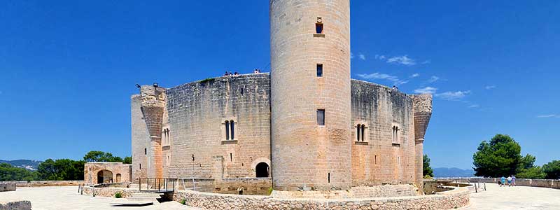 Замок Бельвер на Майорке