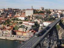 Вид сверху на мост Дон Луиш I