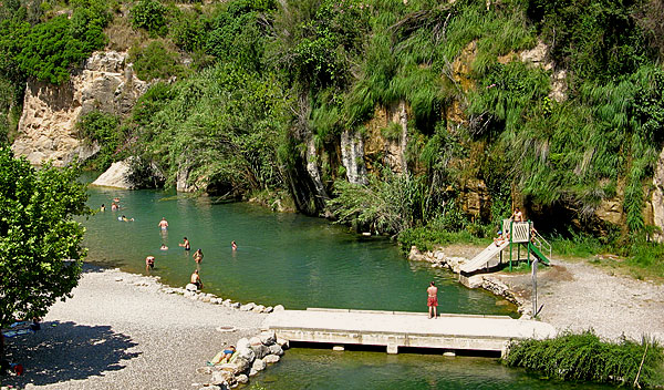 Монтанехос. Природные бассейны с минеральной водой