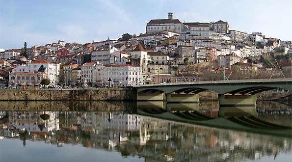 город Коимбра в Португалии