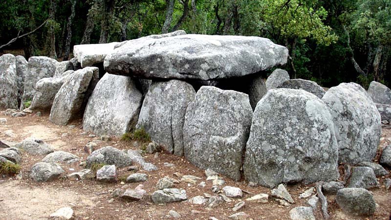 Дольмен Кова де Дайна, Каталония, Испания